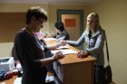 Pierwszy dzień składania wniosków do programu Rodzina 500 plus w Pszczynie, 1 kwietnia 2016 r.